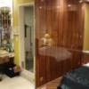 GRAND CARIBBEAN PRIVATE HOTEL(東村山市/ラブホテル)の写真『103号室 ベッド、奥に洗面、風呂等。ベッドより大きな扉が……』by クーヘン