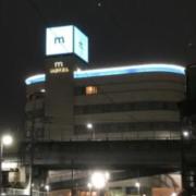 ホテル Ｍ(松戸市/ラブホテル)の写真『夜の外観・南側』by 少佐