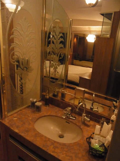 ラモード新宿(新宿区/ラブホテル)の写真『610号室 洗面』by ホテルレポったー