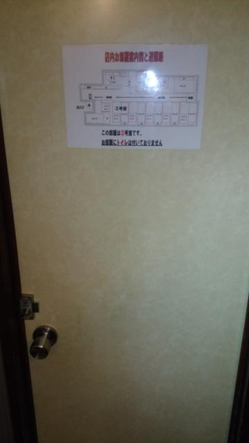 レンタルルーム どっと.com(墨田区/ラブホテル)の写真『2号室の内側ドア』by 上戸 信二