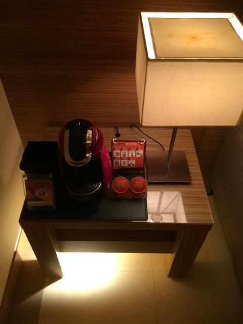 ホテル 現代楽園 町田店(町田市/ラブホテル)の写真『302号室 コーヒーメーカー』by ホテル
