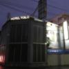ホテル十色(千葉市中央区/ラブホテル)の写真『夜の外観・東側』by 少佐