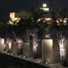 HOTEL HOUSE PLUS(千葉市花見川区/ラブホテル)の写真『夜の外観・西側』by 少佐