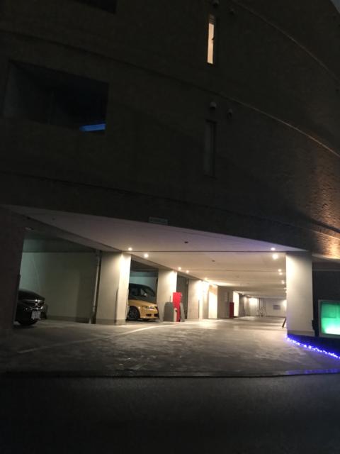 ILL(アイル)(千葉市花見川区/ラブホテル)の写真『夜の駐車場の中』by 少佐