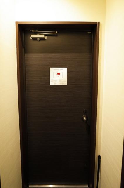 HOTEL SEKITEI(葛飾区/ラブホテル)の写真『403号室　玄関（広さはないです。）』by INA69