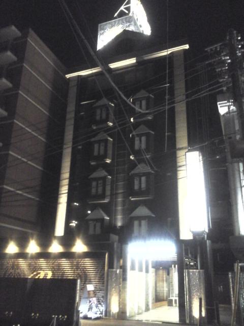 HOTEL REFRAIN(リフレイン)(豊島区/ラブホテル)の写真『夜の外観  正面建物全景』by ルーリー９nine