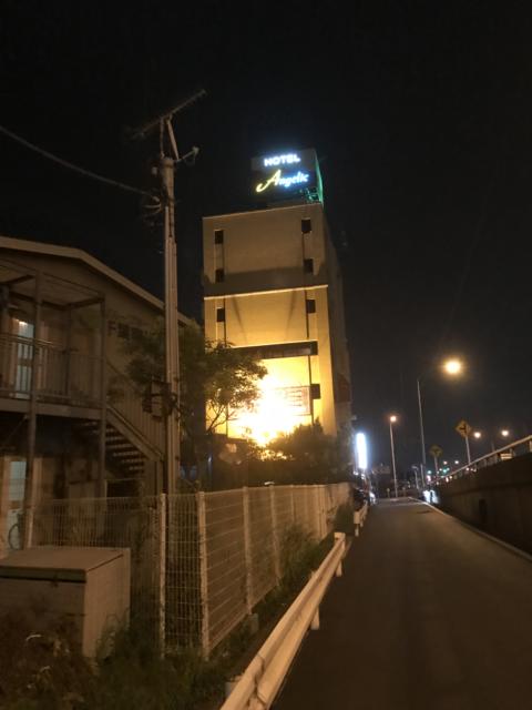 HOTEL ANGELIC（アンジェリーク）(千葉市中央区/ラブホテル)の写真『夜の外観・西側』by 少佐