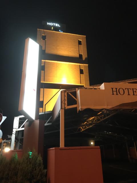 HOTEL ANGELIC（アンジェリーク）(千葉市中央区/ラブホテル)の写真『夜の外観・南側②』by 少佐