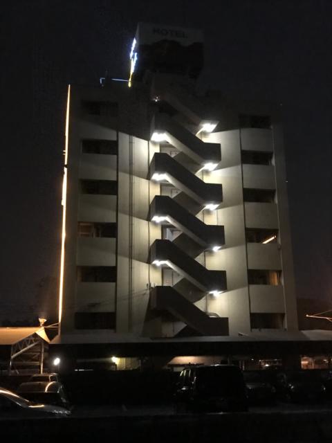HOTEL ANGELIC（アンジェリーク）(千葉市中央区/ラブホテル)の写真『夜の外観・東側』by 少佐