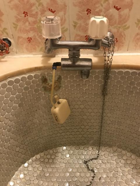 HOTEL BON（ボン）(新宿区/ラブホテル)の写真『101号室の浴槽の水栓』by 少佐