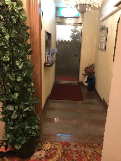 HOTEL BON（ボン）(新宿区/ラブホテル)の写真『101号室からのフロントまでの廊下』by 少佐