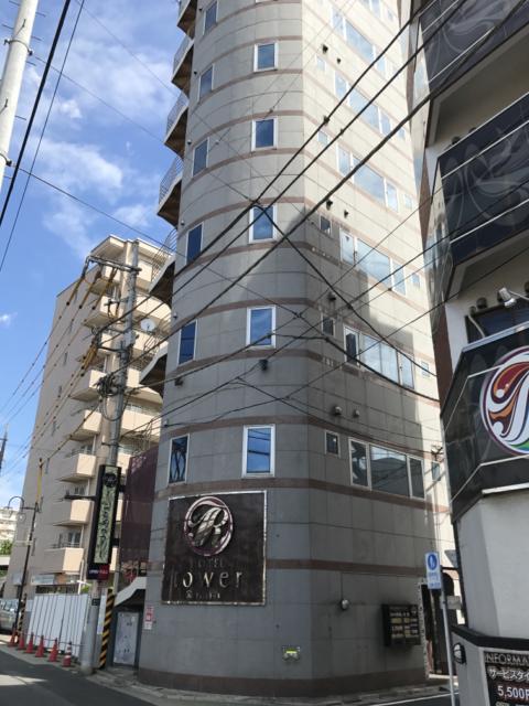 TOWER HOTEL(足立区/ラブホテル)の写真『昼の外観・南西側』by 少佐