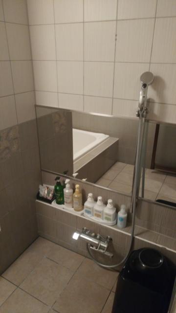 TSUBAKI柏(柏市/ラブホテル)の写真『205号室、浴室の備品』by 来栖