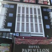 Hotel Papillon（パピヨン)(行田市/ラブホテル)の写真『午前の外観④』by 少佐