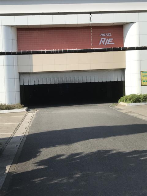 ホテル RIE(越谷市/ラブホテル)の写真『駐車場出入り口』by 少佐