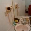 AUGUSTA DUO(アウグスタ デュオ)(台東区/ラブホテル)の写真『36号室の洗面所近影(アメニティは一通り揃ってます。ドライヤー＆流し部分は使い回しかと？)』by オレの地雷を越えてゆけ！