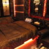 ホテル Ｘ(豊島区/ラブホテル)の写真『502号室 ベッドまわり（赤）』by ホテルレポったー