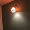 レンタルルーム あっとほ～む(墨田区/ラブホテル)の写真『壁面のメインの照明』by 少佐