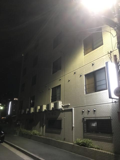 HOTEL Rei（レイ）(京都市東山区/ラブホテル)の写真『夜の外観⑤』by 少佐