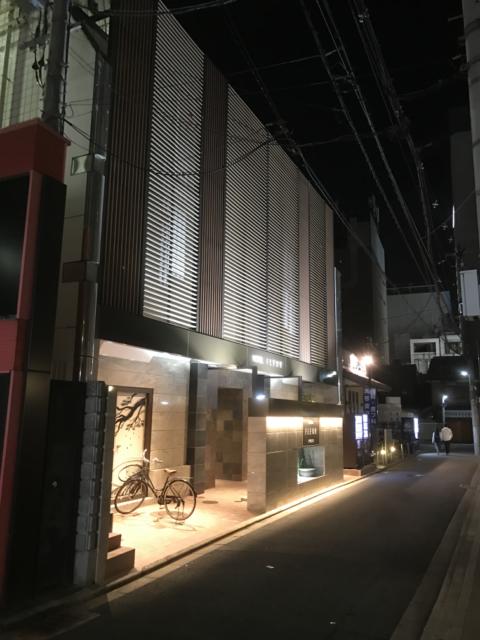 ロテル・デ・フルール京極(京都市中京区/ラブホテル)の写真『夜の外観①』by 少佐