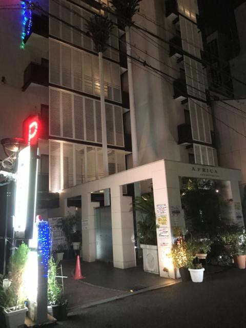 ホテル アフリカ梅田店(大阪市/ラブホテル)の写真『夜の外観④』by 少佐