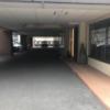 ビンタンパリリゾート(神戸市東灘区/ラブホテル)の写真『駐車場の中』by 少佐