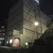 ホテル ティファニー(神戸市中央区/ラブホテル)の写真『夜の外観①』by 少佐