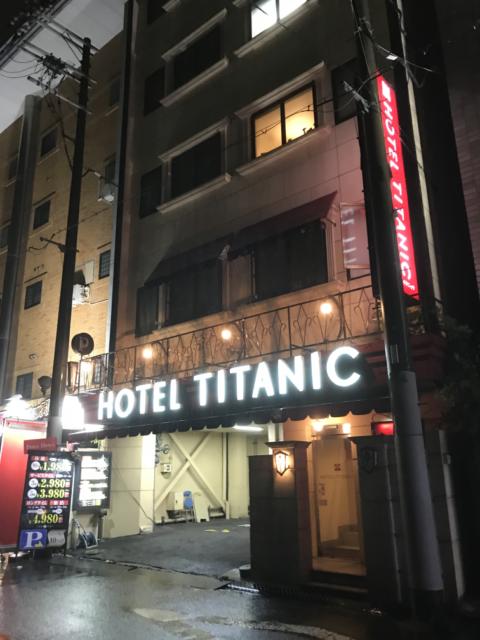 ホテル タイタニック(堺市堺区/ラブホテル)の写真『夜の外観③』by 少佐