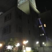 ゴールデンメトロ(東大阪市/ラブホテル)の写真『夜の外観④』by 少佐