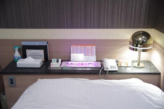 PRINCESS2世(台東区/ラブホテル)の写真『701号室　枕元の設備』by マーケンワン