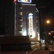 ホテル べんきょう部屋 奈良店(奈良市/ラブホテル)の写真『夜の外観②』by 少佐
