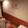 ホテル ナポリ(豊島区/ラブホテル)の写真『202号室　中から見た玄関　狭くて細いです』by 巨乳輪ファン