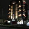 HOTEL BRiO(ブリオ)(京都市伏見区/ラブホテル)の写真『夜の外観②』by 少佐