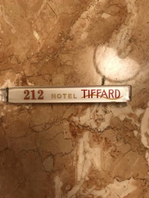 HOTEL TIFFARD（ティファード）(新宿区/ラブホテル)の写真『212号室の刻印のアクリル棒』by 少佐