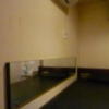 レンタルルーム ビスタ(新宿区/ラブホテル)の写真『1号室ベッド横の鏡は結構大きいです』by 格付屋