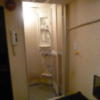レンタルルーム ビスタ(新宿区/ラブホテル)の写真『1号室シャワー室（入口の隣にあります）』by 格付屋