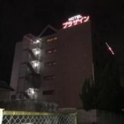 プラザイン清水(静岡市清水区/ラブホテル)の写真『夜の背面』by まさおJリーグカレーよ
