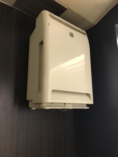 ホテル シック(台東区/ラブホテル)の写真『壁掛け型の空気清浄機』by 少佐