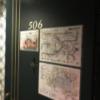 ラピア(新宿区/ラブホテル)の写真『506号室の外扉(鉄道路線図が貼ってあります)』by 少佐