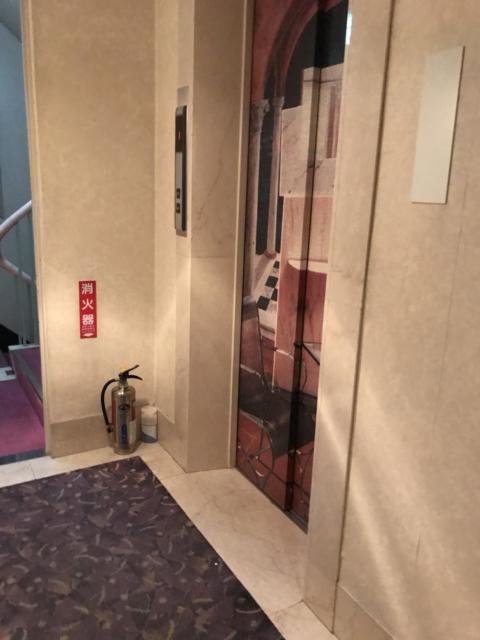HOTEL Bless（ブレス)(新宿区/ラブホテル)の写真『エレベーターホール』by 少佐