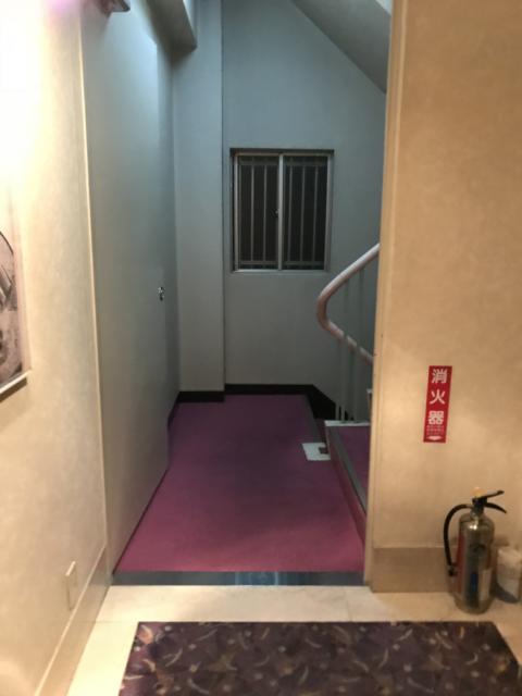 HOTEL Bless（ブレス)(新宿区/ラブホテル)の写真『エレベーターホールと避難階段』by 少佐