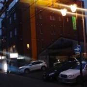 HOTEL P-WEST（ピーウエスト）(名古屋市中村区/ラブホテル)の写真『夜の外観』by くんにお