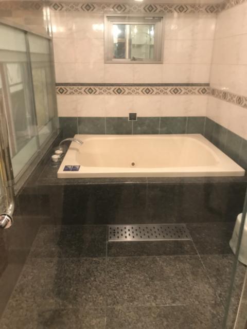 HOTEL CEAN新宿（セアン）(新宿区/ラブホテル)の写真『502号室の浴室①』by 少佐