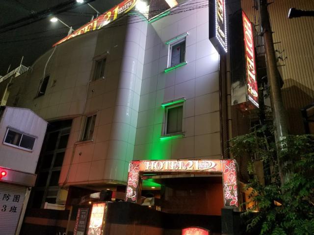 HOTEL 21（トニーワン）(船橋市/ラブホテル)の写真『夜の外観』by ヌキ代官