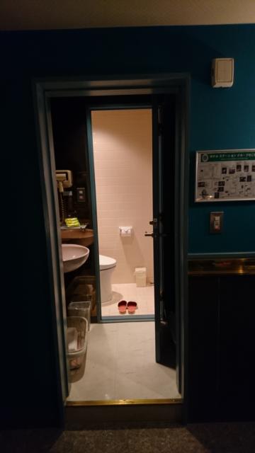 ホテル苺 / 苺 GRANDE(台東区/ラブホテル)の写真『203号室 ベッドから見た洗面所 トイレ』by ＬＳＰＤ