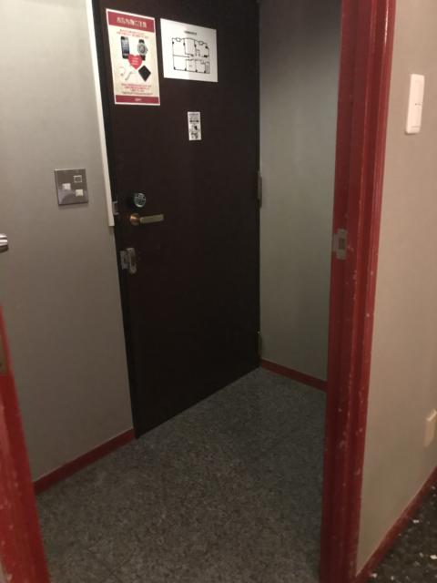 ラピア(新宿区/ラブホテル)の写真『403号室の玄関』by 少佐