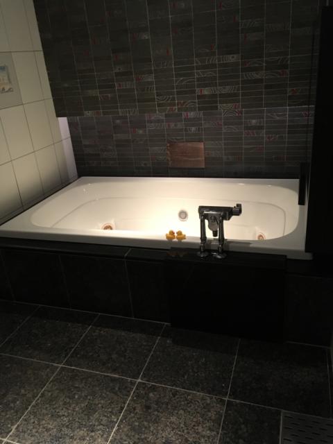 HOTEL GRASSINO URBAN RESORT 浦和 （ホテルグラッシーノアーバンリゾートウラワ）(さいたま市緑区/ラブホテル)の写真『603号室の内風呂』by 口コミ野郎