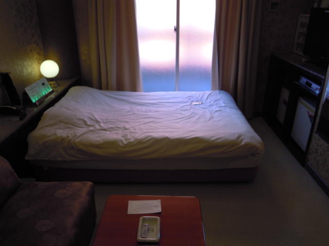 ホテル ステーション本店(台東区/ラブホテル)の写真『311号室ベッド』by デリ・デビュー