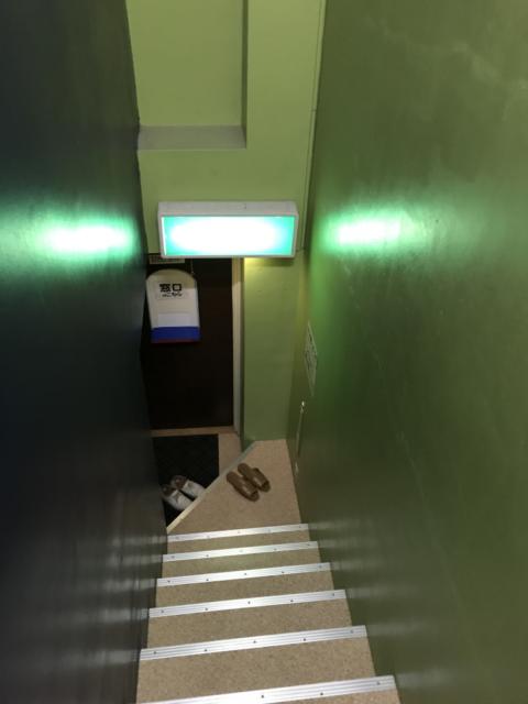HOTEL LEGIAN（レギャン）(浜松市/ラブホテル)の写真『13号室入口階段上』by まさおJリーグカレーよ
