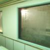 フランセ(八王子市/ラブホテル)の写真『901号室、ベッドから浴室が覗ける窓』by もんが～